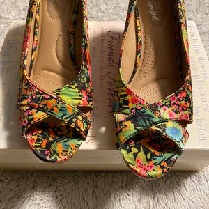 Size 6 wedge Peep toe